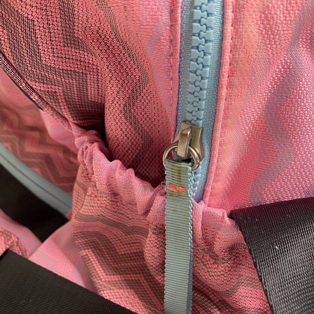 IVIVVA Lululemon In The Game Duffle Gym Bag in Pink Chevron Gymnastics Tennis - Picture 14 of 14